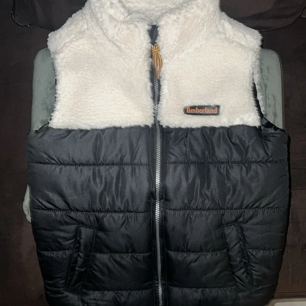 𝚃𝙸𝙼𝙱𝙴𝚁𝙻𝙰𝙽𝙳 𝙿𝚄𝙵𝙵𝙴𝚁 𝚅𝙴𝚂𝚃 - Picture 2 of 5